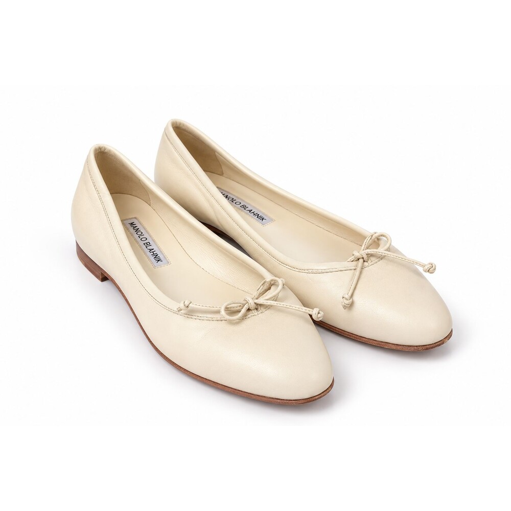 Manolo Blahnik Ivory Leather Ballet Flats Women 38 Bow Made Italy Luxury